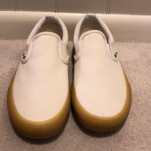 NWOT Cream slip on vans with gum sole
